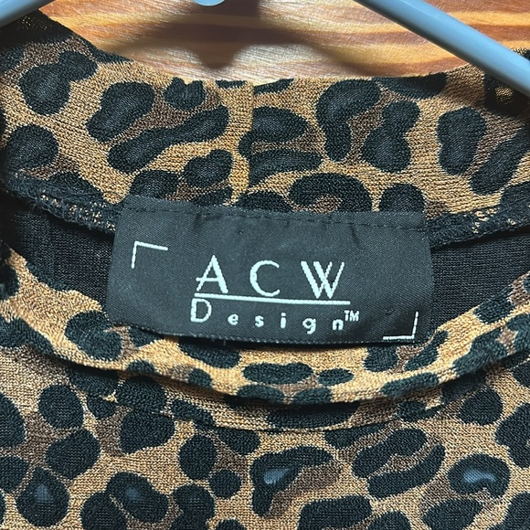 Leopard Print sleeveless mock neck cropped top size XL - Picture 3 of 5